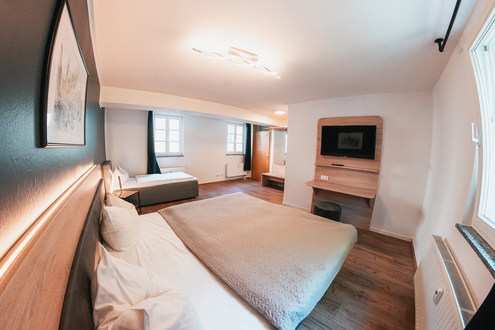 Dreibettzimmer Badezimmer