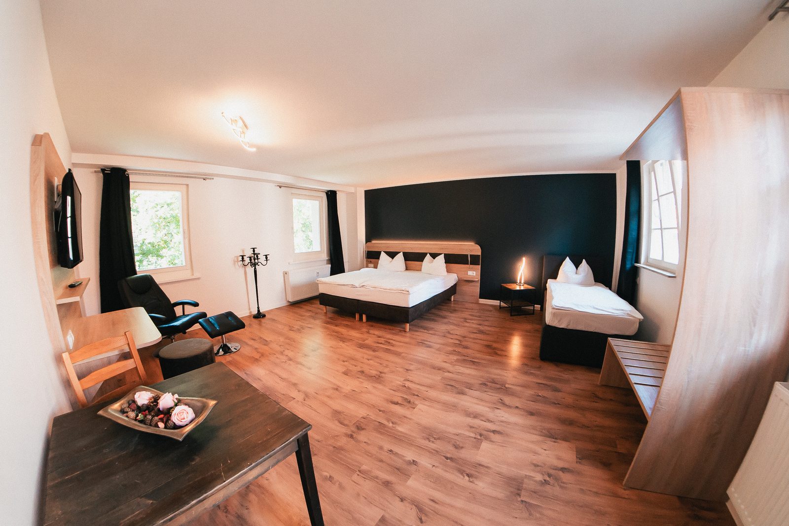 Dreibettzimmer Ausstattung TV