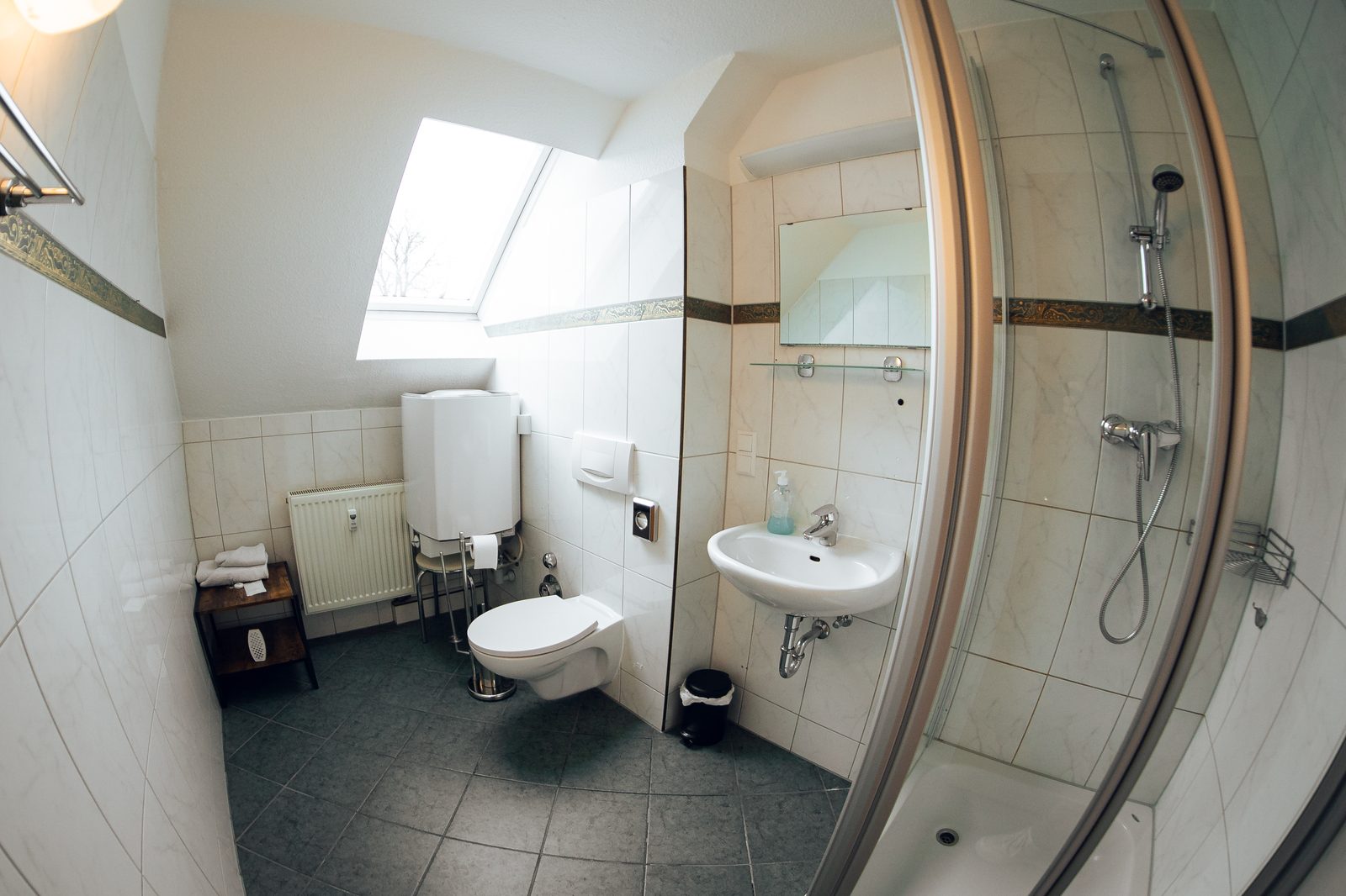 Zweibettzimmer Badezimmer